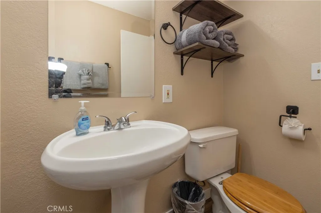 196 Sunset Lane, Sugarloaf, California 92386 home-pic-14